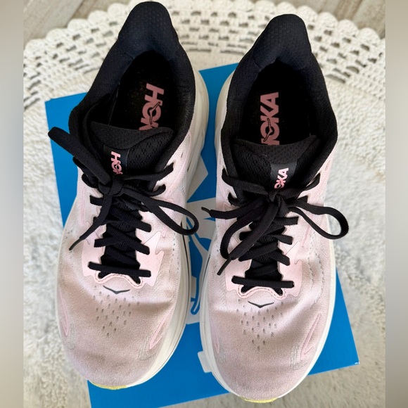 Hoka Women's Clifton 10 
✨carnation pink/starlight glow ✨ - Picture 4 of 11